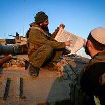 חיילי צה"ל קוראים מגילת אסתר ברמת הגולן | מיכאל גלעדי - פלאש 90