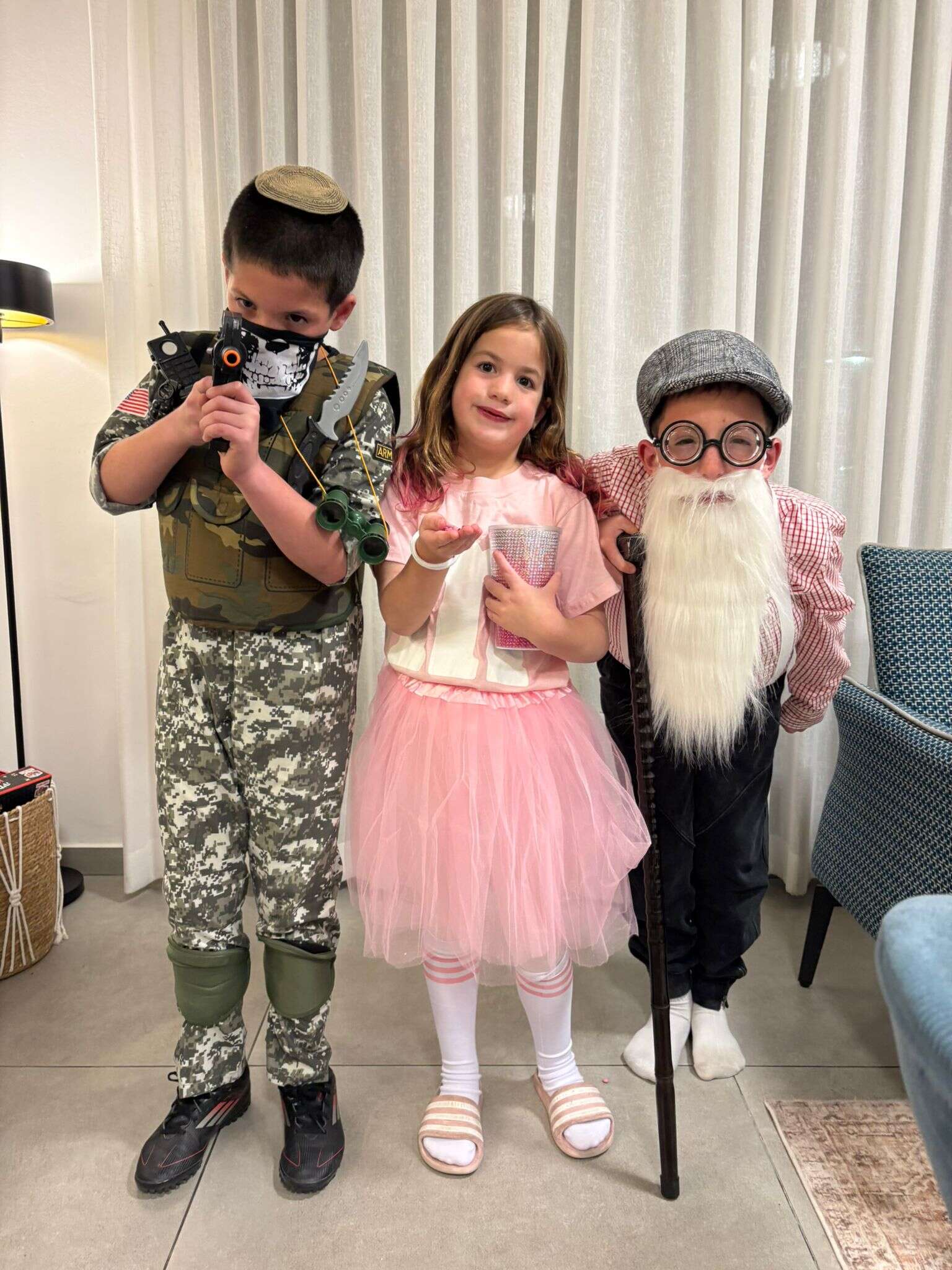 הילדים מחופשים באפרת | ללא קרדיט