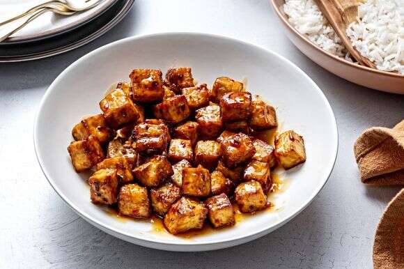 מנת הטופו המתוקה והחריפה יכולה להיות מוכנה תוך פחות משעה | הוושינגטון פוסט מאת סקוט סוצ'מן