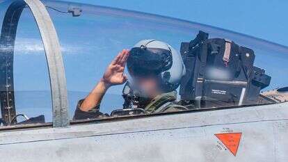 טייס ישראלי ממריא לתקיפה באיראן | דובר צה"ל טייס ישראלי ממריא לתקיפה באיראן | דובר צה"ל