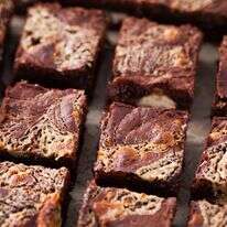 בראוניז טחינה | שאטרסטוק