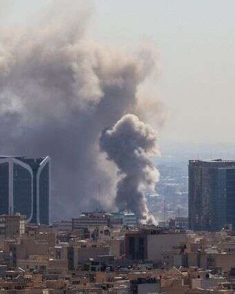 טהרן לאחר הפצצה במבצע שאגת הארי | ATTA KENARE / AFP