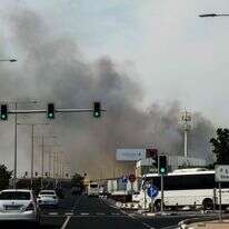 ענן עשן שעולה מתקיפה איראנית שדווחה ברובע התעשייה של דוחה בירת קטאר, מבצע "שאגת הארי" | AFP