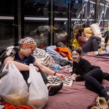 תחנת רכבת תחתית בתל אביב, ערב חג הפורים | חיים גולדברג, פלאש 90