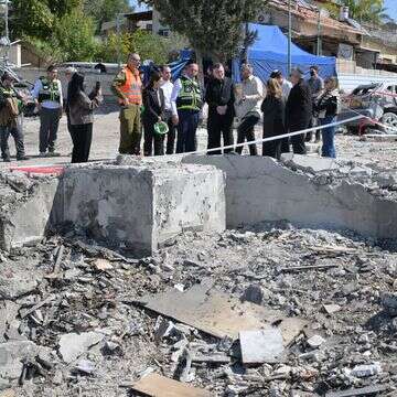 שר החוץ גדעון סער בזירת האסון בבית שמש | שלומי אמסלם, לע"מ שר החוץ גדעון סער בזירת האסון בבית שמש | שלומי אמסלם, לע"מ