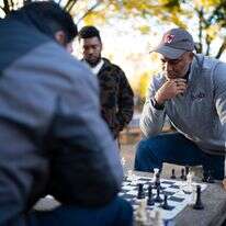 מחקר חדש מצא כי שחמט הוא בין הפעילויות בגיל מבוגר שיכולות לסייע בעיכוב מחלת אלצהיימר ופגיעה קוגניטיבית קלה | Sarah L. Voisin/The Washington Post