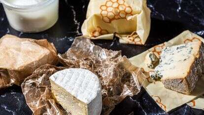 גבינה בשלה וכחולה עדיף לשמור במקרר, לא במקפיא | ריי לופז עבור הוושינגטון פוסט