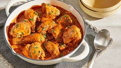 פפריקה עוף | טום מקורקל, עיצוב אוכל מאת ג'ינה ניסטיקו עבור הוושינגטון פוסט