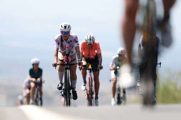 נדודים של חודשים. 
מתחרים על האופניים | איי.אף.פי