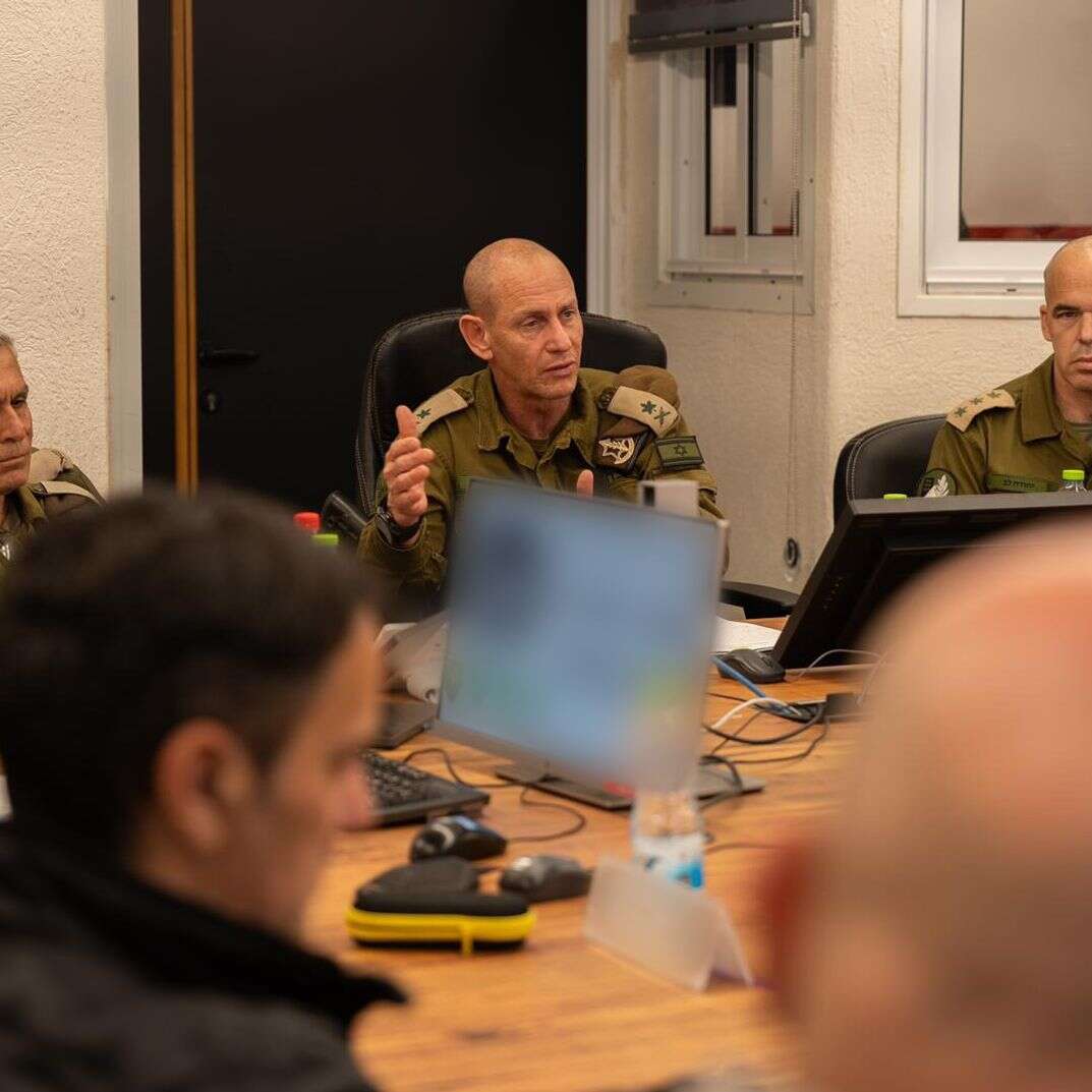 אלוף פיקוד צפון, רפי מילוא עם ראשי רשויות בצפון | דובר צה"ל אלוף פיקוד צפון, רפי מילוא עם ראשי רשויות בצפון | דובר צה"ל