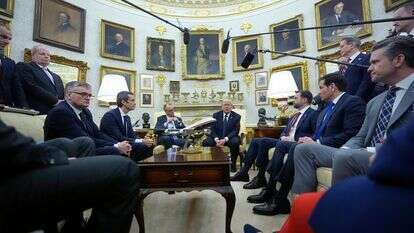 הנשיא דונלד טראמפ נואם במהלך פגישה עם קנצלר גרמניה פרידריך מרץ בחדר הסגלגל בבית הלבן | AP הנשיא דונלד טראמפ נואם במהלך פגישה עם קנצלר גרמניה פרידריך מרץ בחדר הסגלגל בבית הלבן | AP