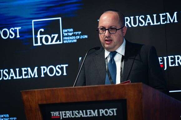 צביקה קליין | יונתן זינדל, פלאש 90