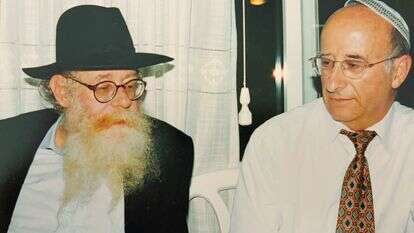 "המכנה המשותף היה צמא רוחני". בקשי עם ידידו מנוער הרב עדין שטיינזלץ | באדיבות המשפחה