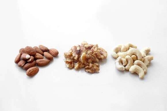 אגוזים, שקדים, קשיו | אפרת ליכטנשטט