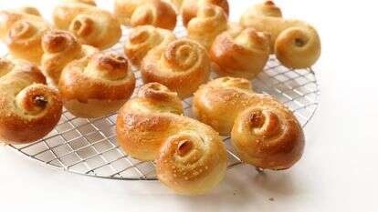 לחמניות זעפרן שוודיות | אפרת ליכטנשטט