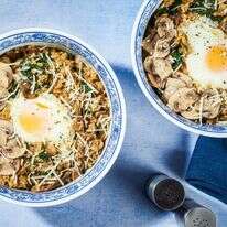 שיבולת שועל כמו שלא ניסיתם: פטריות, ביצה ואומאמי | Rey Lopez: food styling by Carolyn Robb for The Washington Post