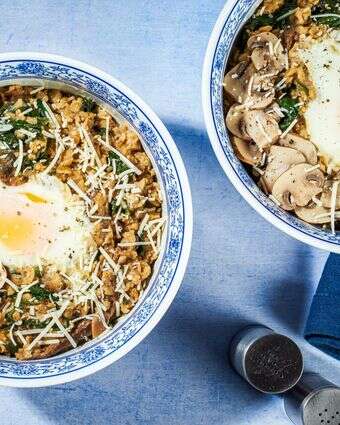 שיבולת שועל כמו שלא ניסיתם: פטריות, ביצה ואומאמי | Rey Lopez: food styling by Carolyn Robb for The Washington Post