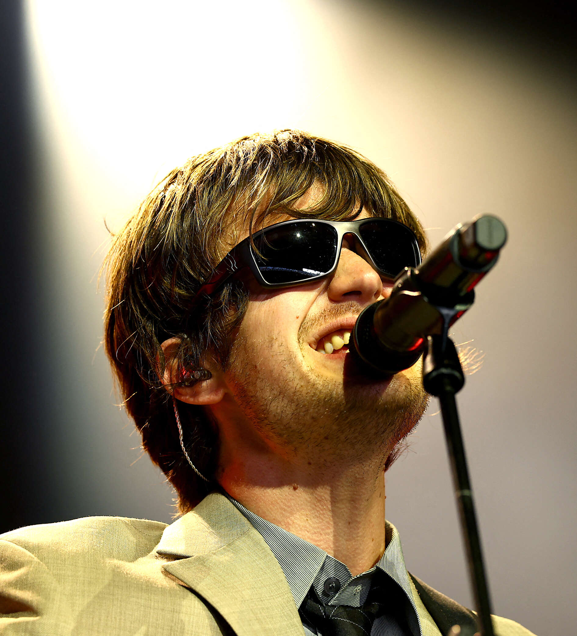 לא רק „דברים מוזרים”: ג’ו קירי מצא דרך לבדל בין המוזיקה שלו לטלוויזיה