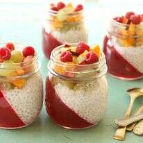 טפיוקה בקרם קוקוס וג’לי רימונים – קינוח עדין וקליל | אפרת ליכטנשטט