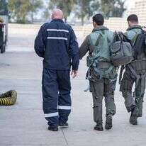 טייס וטכנאי מטוסים. "דין גיחה לאיראן כדין גיחה לביירות" | דובר צה"ל