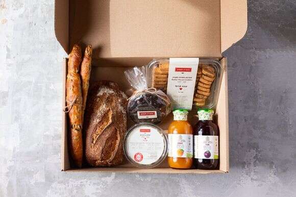 מאפיית לחמים: מארז בוקר בשניים | דניאל לילה