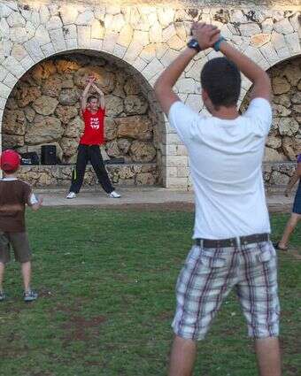 מתאמנים בזומבה בפארק ציבורי בירושלים | נתי שוחט/Flash90