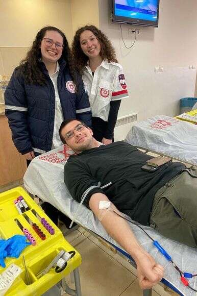 צעירים מתוכנית "מסע" שבחרו להישאר בישראל ולהתנדב | אוסף פרטי