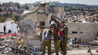 זירת נפילת הטיל בבית שמש, שגרם למותם של תשעה אזרחים | יונתן זינדל, פלאש 90