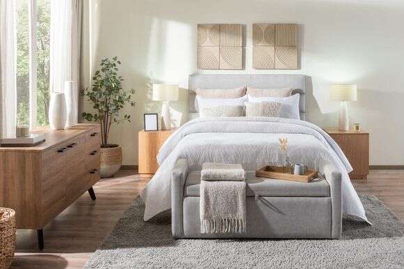 בניית איזון באמצעות אלמנטים כפולים | שאטרסטוק