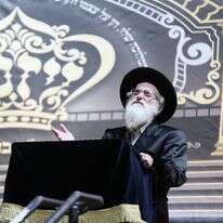 "נערץ ונקדש מעל כל דמות ודמיון". ר' מנדל הגר | דוד כהן, פלאש 90