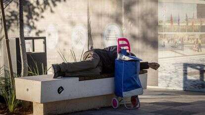 חסר בית בירושלים. למצולם אין קשר לנכתב | חיים גולדברג, פלאש 90