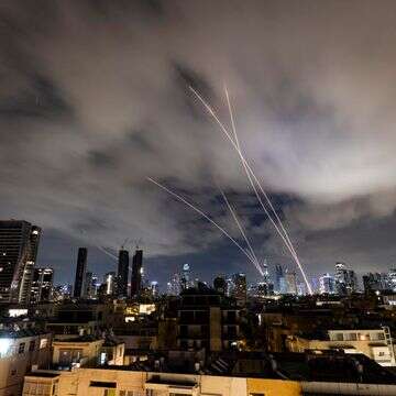 סוללות נגד טילים יורים טילי יירוט לעבר טילים בליסטיים ששוגרו מאיראן | חיים גולדברג, פלאש 90