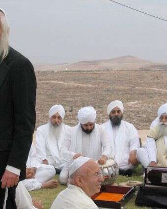 "כל הכיף של הזוהר הוא חוסר העקביות והיכולת לומר דבר והיפוכו". הרב פרומן עם אנשי דת סיקים בתקוע | מרים צחי "כל הכיף של הזוהר הוא חוסר העקביות והיכולת לומר דבר והיפוכו". הרב פרומן עם אנשי דת סיקים בתקוע | מרים צחי