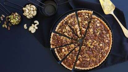 מה עושים עם מייפל ואגוזים? אופים טארט מרשים במיוחד | אפרת ליכטנשטט