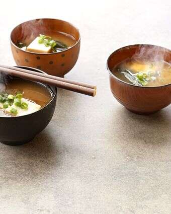 7 דקות לקערת מרק יפני: כך מכינים בבית מרק מיסו מושלם | אפרת ליכטנשטט