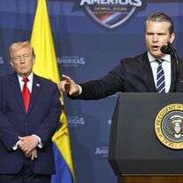 שר המלחמה האמריקני פיט הג'סת' נואם לצד נשיא ארה"ב דונלד טראמפ | AFP שר המלחמה האמריקני פיט הג'סת' נואם לצד נשיא ארה"ב דונלד טראמפ | AFP