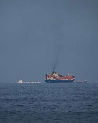 מכליות נפט וספינות משא עומדות בשורה במצרי הורמוז | AP/אלטף קאדרי