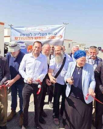 גזירת הסרט בשכונה החדשה בחומש עם מגורשי חומש שחזרו לביתם ואנשי חומש תחילה | רועי חדי