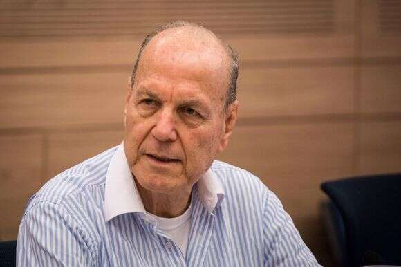 יורם אטינגר | הדס פרוש, פלאש 90