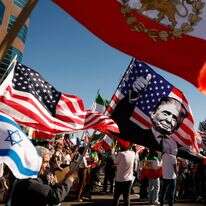 הפגנה של גולים איראנים, תומכי ישראל וארה"ב, בלוס־אנג'לס | איי.אף.פי