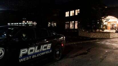 רכב משטרה מחוץ לבית הכנסת במדינת מישיגן בו התרחש הפיגוע | AFP