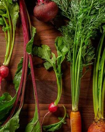 אל תזרקו עלי ירקות ועלי ירוקים | ריי לופז עבור הוושינגטון פוסט אל תזרקו עלי ירקות ועלי ירוקים | ריי לופז עבור הוושינגטון פוסט