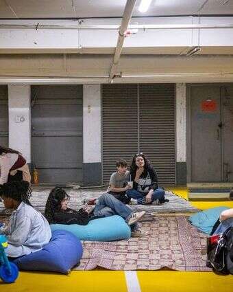 תופסים מחסה במקלט בת"א | מרים אלסטר, פלאש 90