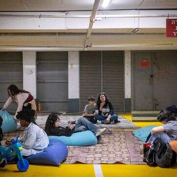 תופסים מחסה במקלט בת"א | מרים אלסטר, פלאש 90