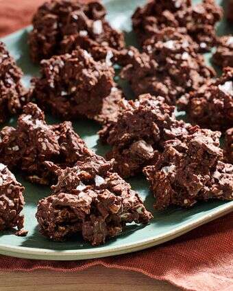 שוקולד, מצות ותמרים: הקינוח הכי קל לפסח | טום מקורקל עבור הוושינגטון פוסט; עיצוב אוכל מאת ג'ינה ניסטיקו עבור הוושינגטון פוסט