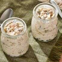 שיבולת שועל עם אגסים | טום מקורקל; עיצוב אוכל מאת ג'ינה ניסטיקו/שניהם עבור הוושינגטון פוסט