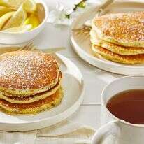 פנקייקים עם לימון ופרג | טום מקורקל ; עיצוב אוכל מאת ג'ינה ניסטיקו עבור הוושינגטון פוסט פנקייקים עם לימון ופרג | טום מקורקל ; עיצוב אוכל מאת ג'ינה ניסטיקו עבור הוושינגטון פוסט
