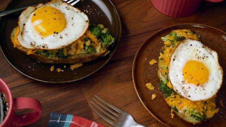 כך הופכים תפוח אדמה אפוי לארוחת בוקר מושלמת | סקוט סוצ'מן; עיצוב אוכל מאת ליסה צ'רקסקי / שניהם עבור הוושינגטון פוסט