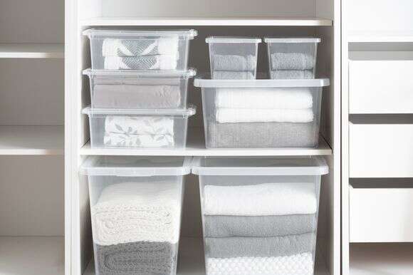 לסדר קופסאות אחסון יוצר סדר נעים בעין | שאטרסטוק