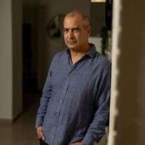 עשר תחנות דף הבית | נעמה שטרן